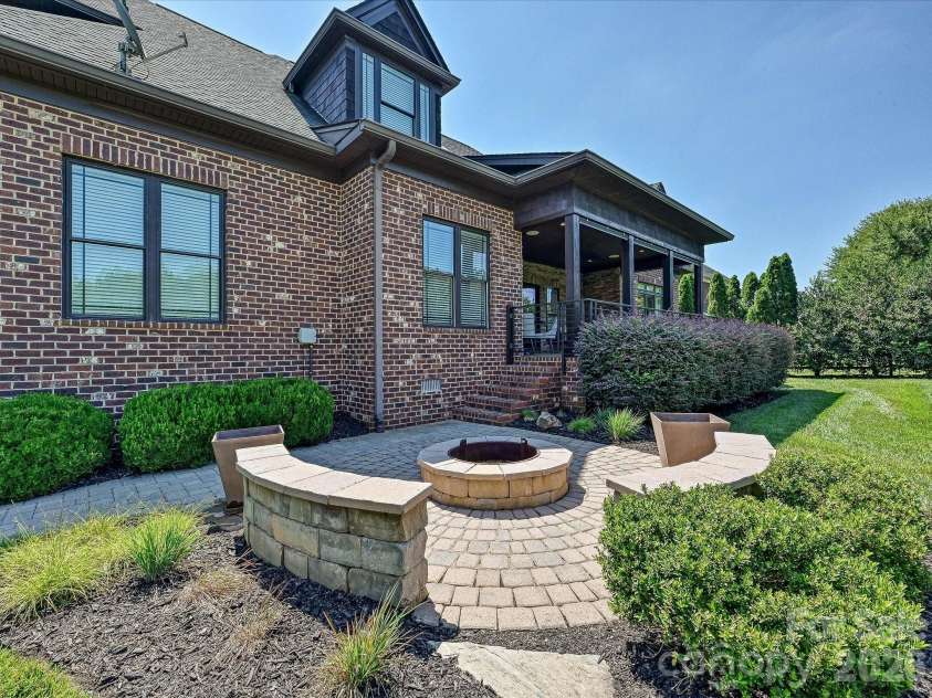 761 King Fredrick Lane, Concord, NC 28027.  MLS# CAR4403430, YatesRealty ID 37318. 