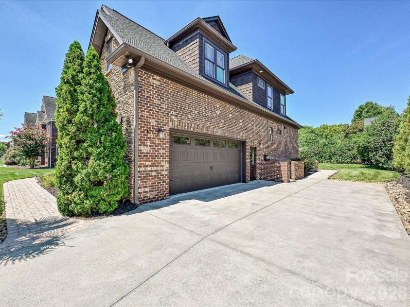 761 King Fredrick Lane, Concord, NC 28027.  MLS# CAR4403430, YatesRealty ID 37318. 
