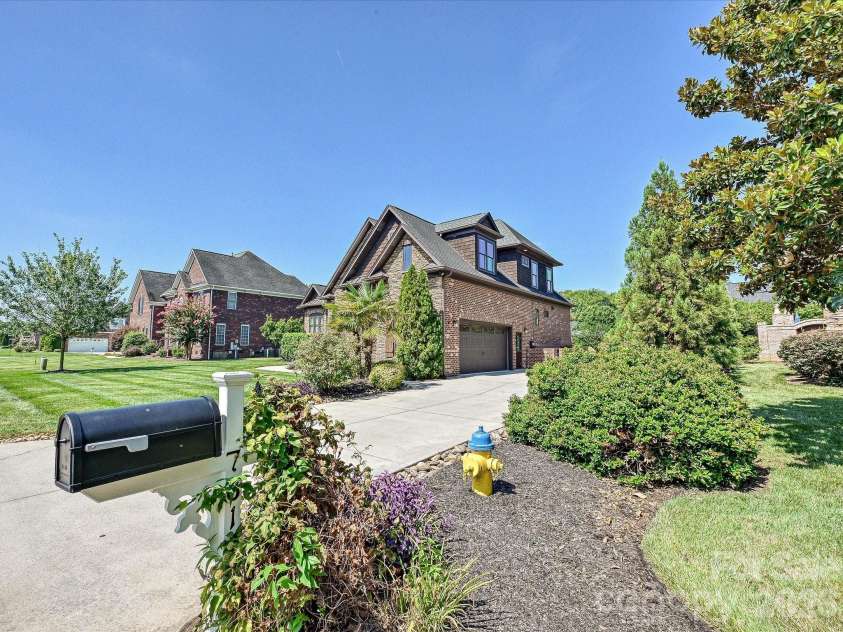 761 King Fredrick Lane, Concord, NC 28027.  MLS# CAR4403430, YatesRealty ID 37318. 