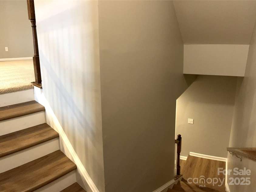 11724 Blessington Road, Huntersville, NC 28978.  MLS# CAR4220282, YatesRealty ID 3732. Staris to Lower Level