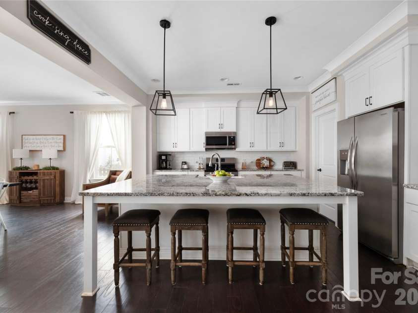 123 Country Lake Drive, Mooresville, NC 28115.  MLS# CAR4412244, YatesRealty ID 3732. 