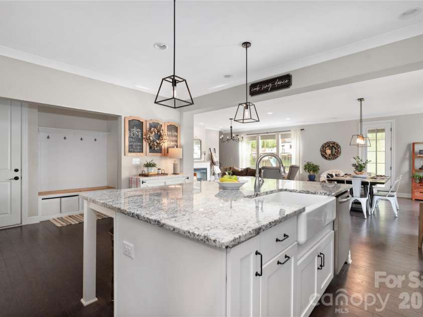 123 Country Lake Drive, Mooresville, NC 28115.  MLS# CAR4412244, YatesRealty ID 3732. 