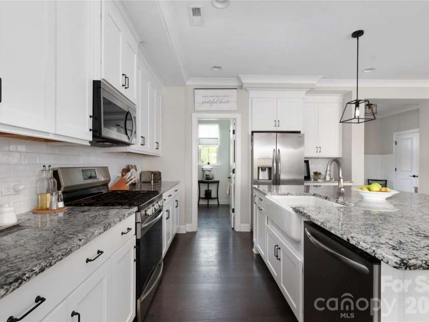 123 Country Lake Drive, Mooresville, NC 28115.  MLS# CAR4412244, YatesRealty ID 3732. 