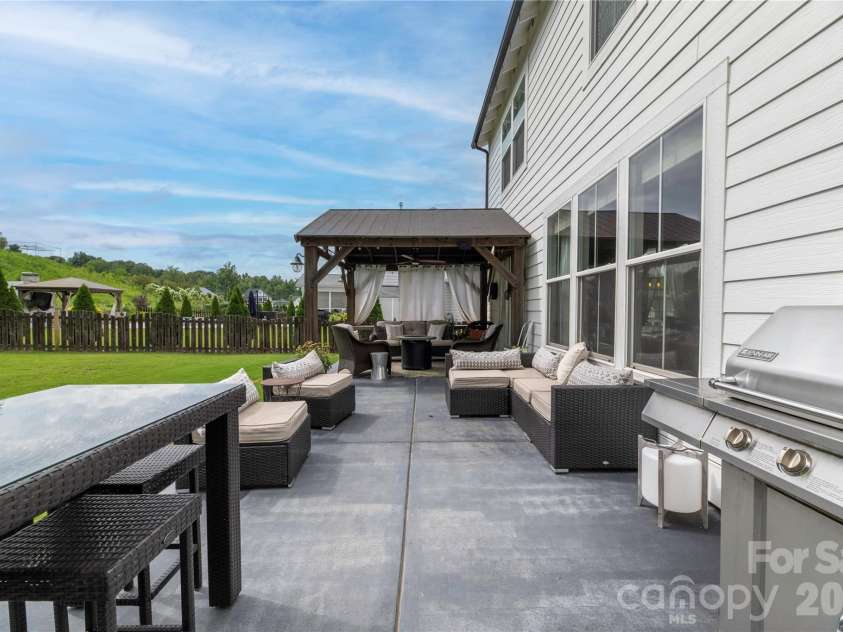 123 Country Lake Drive, Mooresville, NC 28115.  MLS# CAR4412244, YatesRealty ID 3732. 