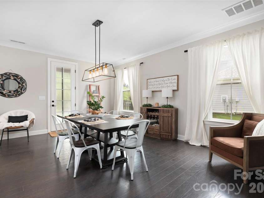 123 Country Lake Drive, Mooresville, NC 28115.  MLS# CAR4412244, YatesRealty ID 3732. Open dining area.