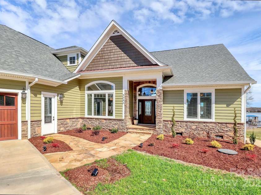 5086 Windward Point Lane, Denver, NC 28037.  MLS# CAR4312956, YatesRealty ID 3732. 