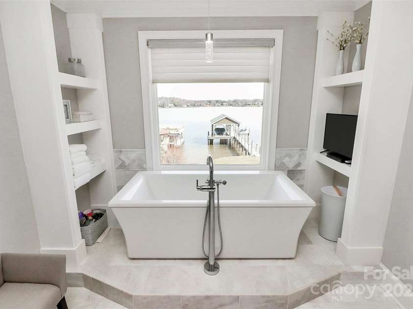 5086 Windward Point Lane, Denver, NC 28037.  MLS# CAR4312956, YatesRealty ID 3732. 