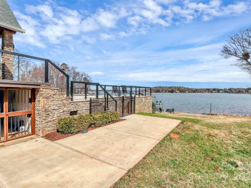 5086 Windward Point Lane, Denver, NC 28037.  MLS# CAR4312956, YatesRealty ID 3732. 