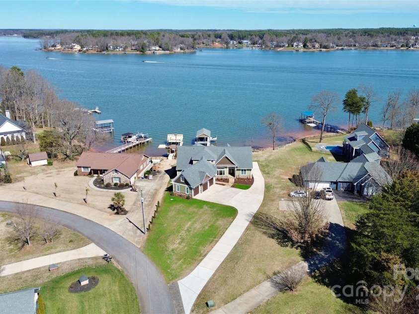 5086 Windward Point Lane, Denver, NC 28037.  MLS# CAR4312956, YatesRealty ID 3732. 