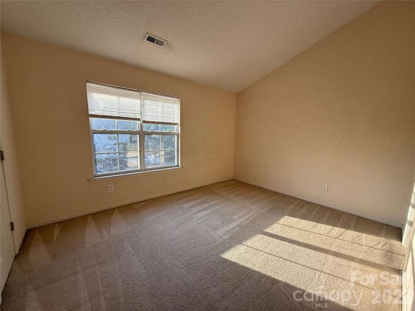 4210 Melrose Club Drive, Matthews, NC 28105.  MLS# CAR4401621, YatesRealty ID 37320. 
