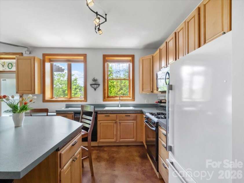 96 Woodrow Avenue, Asheville, NC 28801.  MLS# CAR4398741, YatesRealty ID 37321. Kitchen area