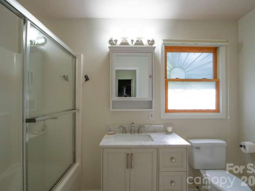 96 Woodrow Avenue, Asheville, NC 28801.  MLS# CAR4398741, YatesRealty ID 37321. Primary Bath