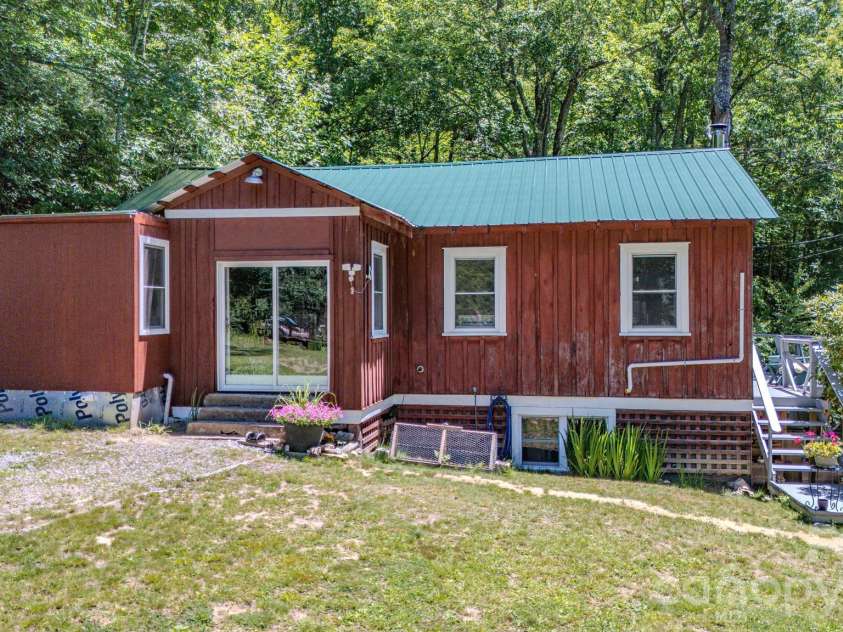 1712 Little Creek Road, Hot Springs, NC 28743.  MLS# CAR4395039, YatesRealty ID 37322. 