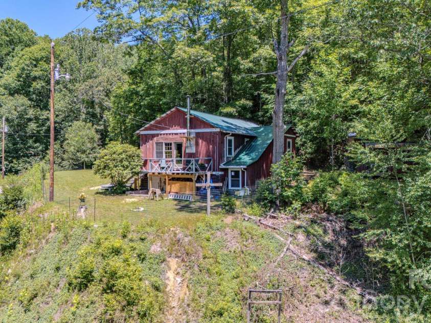 1712 Little Creek Road, Hot Springs, NC 28743.  MLS# CAR4395039, YatesRealty ID 37322. 