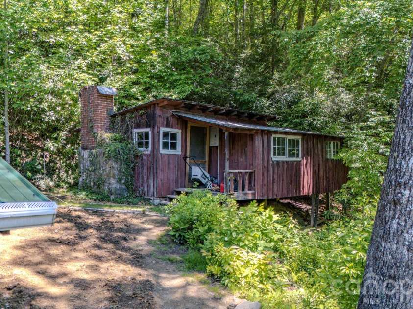 1712 Little Creek Road, Hot Springs, NC 28743.  MLS# CAR4395039, YatesRealty ID 37322. 