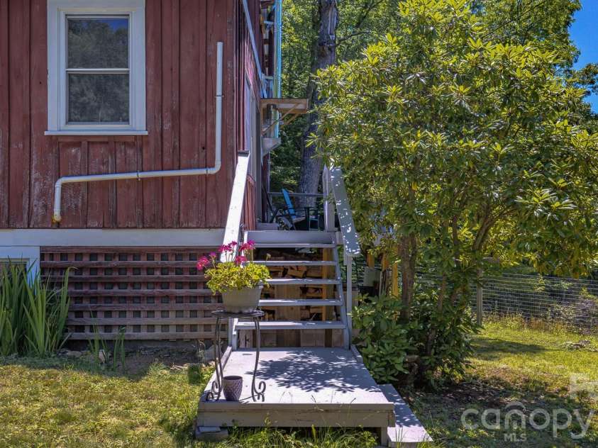1712 Little Creek Road, Hot Springs, NC 28743.  MLS# CAR4395039, YatesRealty ID 37322. 
