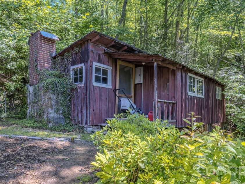 1712 Little Creek Road, Hot Springs, NC 28743.  MLS# CAR4395039, YatesRealty ID 37322. 