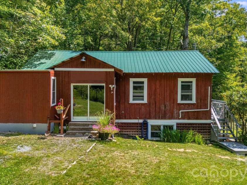 1712 Little Creek Road, Hot Springs, NC 28743.  MLS# CAR4421283, YatesRealty ID 37322. 