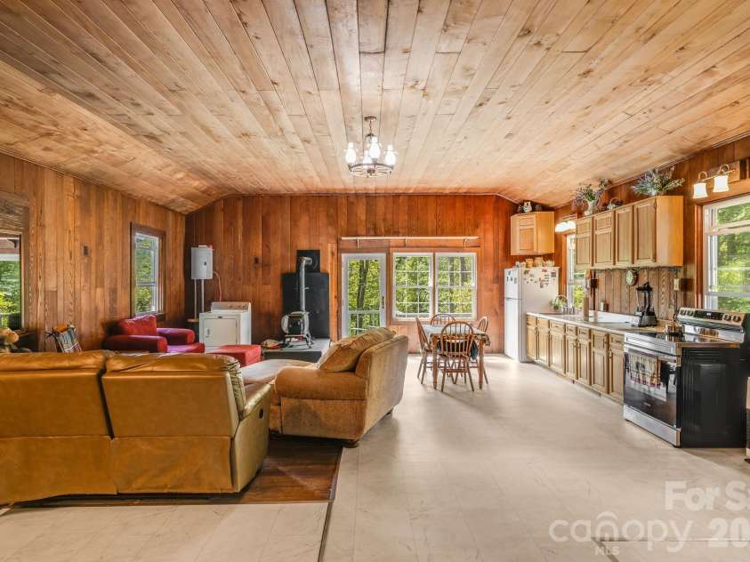 1712 Little Creek Road, Hot Springs, NC 28743.  MLS# CAR4421283, YatesRealty ID 37322. 
