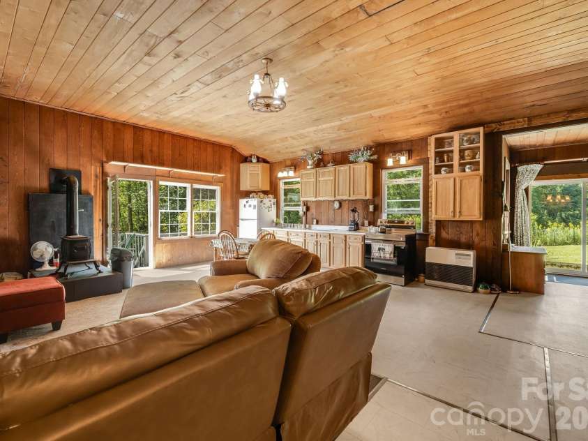 1712 Little Creek Road, Hot Springs, NC 28743.  MLS# CAR4421283, YatesRealty ID 37322. 