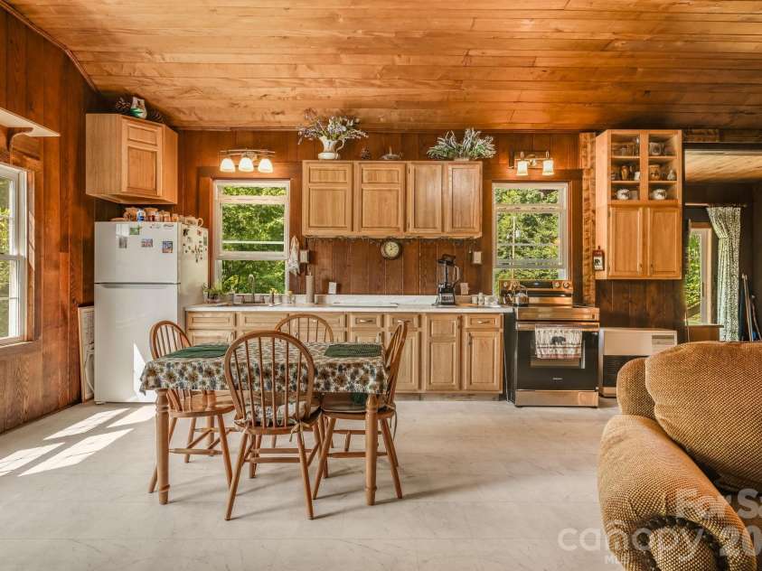 1712 Little Creek Road, Hot Springs, NC 28743.  MLS# CAR4421283, YatesRealty ID 37322. 