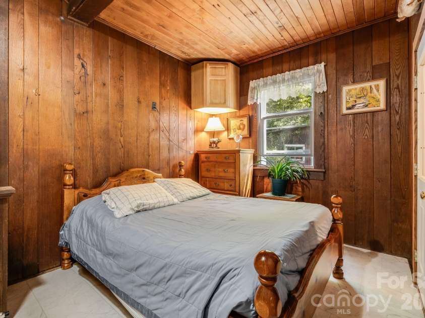 1712 Little Creek Road, Hot Springs, NC 28743.  MLS# CAR4421283, YatesRealty ID 37322. 