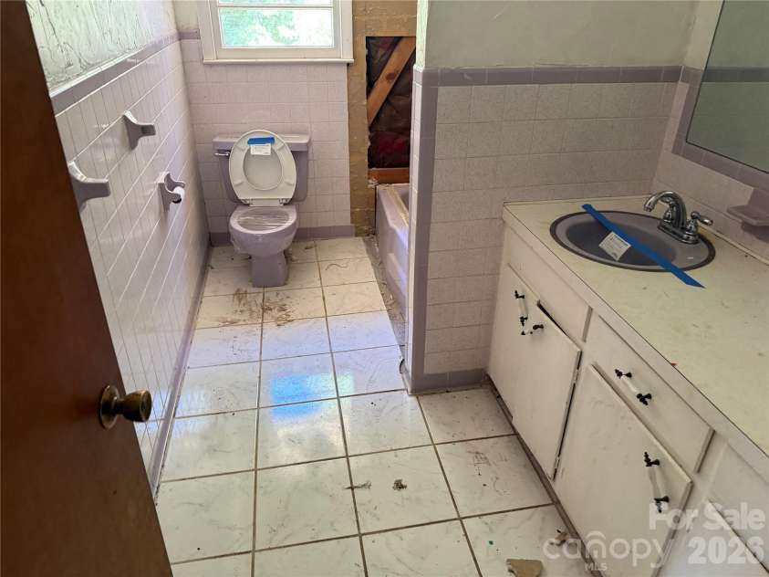 649 Curtis Bridge Road, North Wilkesboro, NC 28659.  MLS# CAR4404533, YatesRealty ID 37324. 