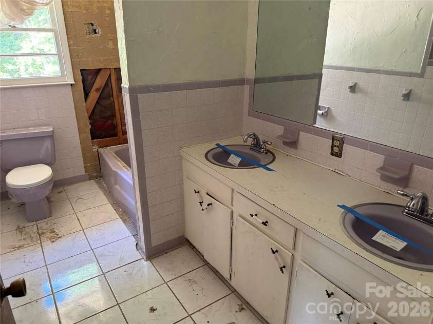 649 Curtis Bridge Road, North Wilkesboro, NC 28659.  MLS# CAR4404533, YatesRealty ID 37324. 