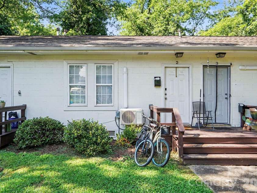 2800 Carol Avenue, Charlotte, NC 28208.  MLS# CAR4401707, YatesRealty ID 37325. 