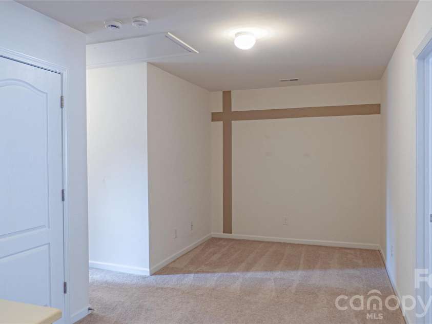14408 Glendon Hall Lane, Charlotte, NC 28262.  MLS# CAR4396938, YatesRealty ID 37328. Loft