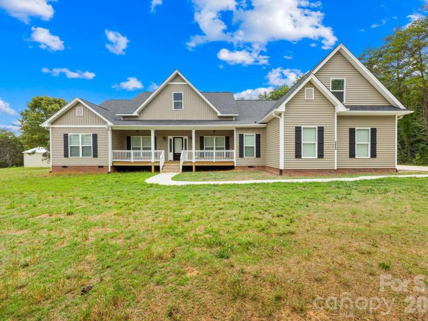4669 Grooms Road, Reidsville, NC 27320.  MLS# CAR4400124, YatesRealty ID 37329. 