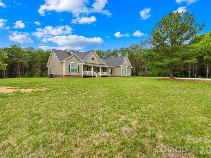 4669 Grooms Road, Reidsville, NC 27320.  MLS# CAR4400124, YatesRealty ID 37329. 