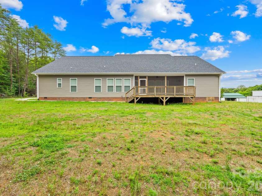 4669 Grooms Road, Reidsville, NC 27320.  MLS# CAR4400124, YatesRealty ID 37329. 