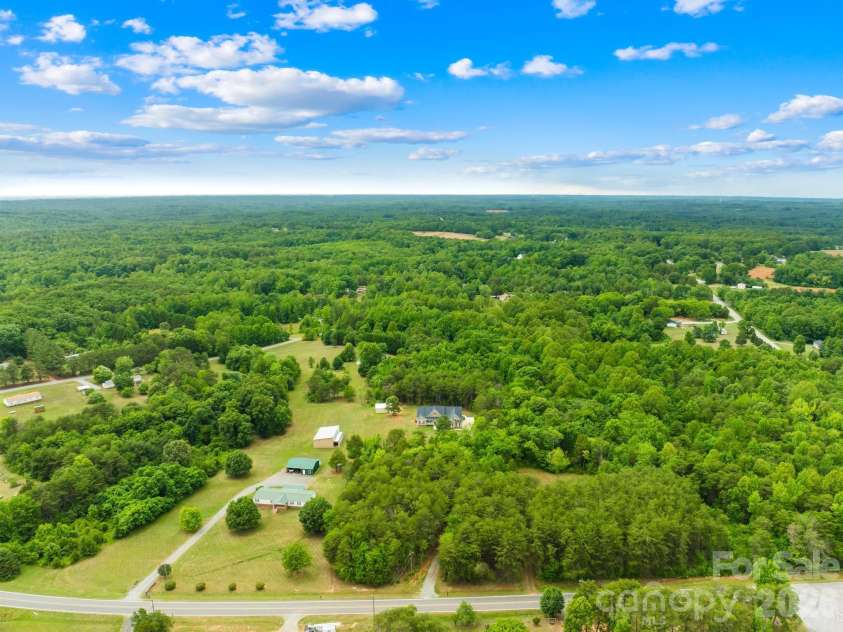 4669 Grooms Road, Reidsville, NC 27320.  MLS# CAR4400124, YatesRealty ID 37329. 