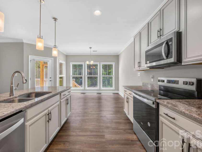 4669 Grooms Road, Reidsville, NC 27320.  MLS# CAR4400124, YatesRealty ID 37329. Kitchen