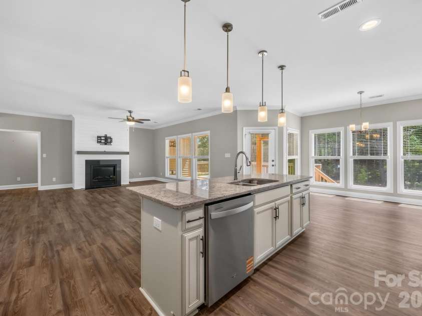 4669 Grooms Road, Reidsville, NC 27320.  MLS# CAR4400124, YatesRealty ID 37329. Kitchen