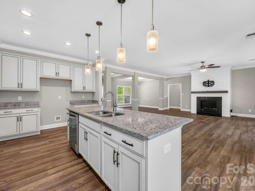 4669 Grooms Road, Reidsville, NC 27320.  MLS# CAR4400124, YatesRealty ID 37329. Kitchen