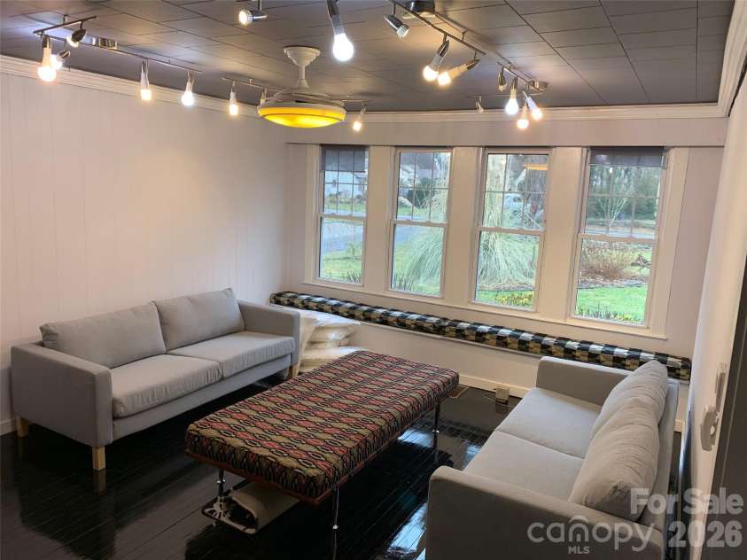 24 Belle Meade Drive, Waynesville, NC 28786.  MLS# CAR4343749, YatesRealty ID 3733. 