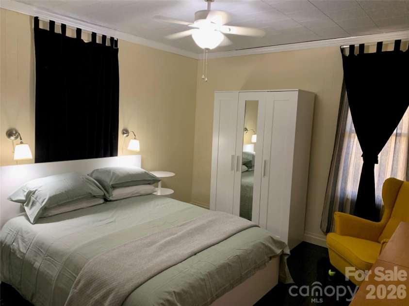 24 Belle Meade Drive, Waynesville, NC 28786.  MLS# CAR4343749, YatesRealty ID 3733. 