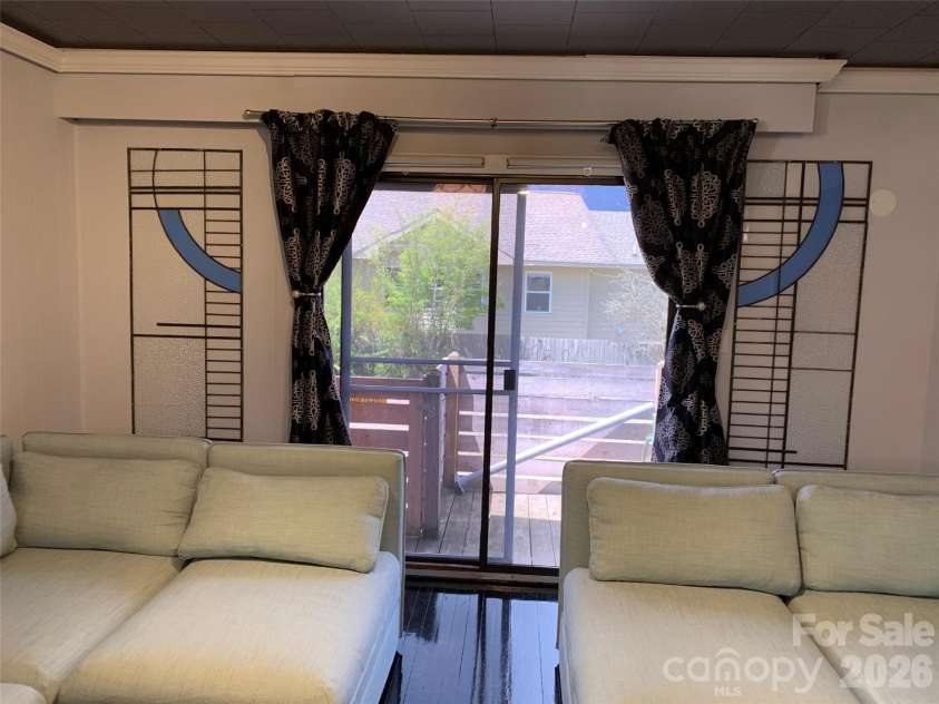 24 Belle Meade Drive, Waynesville, NC 28786.  MLS# CAR4343749, YatesRealty ID 3733. 