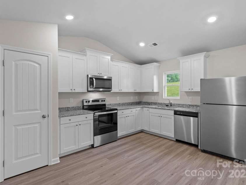 505 Maddox Drive, Shelby, NC 28152.  MLS# CAR4239028, YatesRealty ID 3733. 