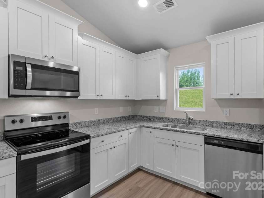 505 Maddox Drive, Shelby, NC 28152.  MLS# CAR4239028, YatesRealty ID 3733. 