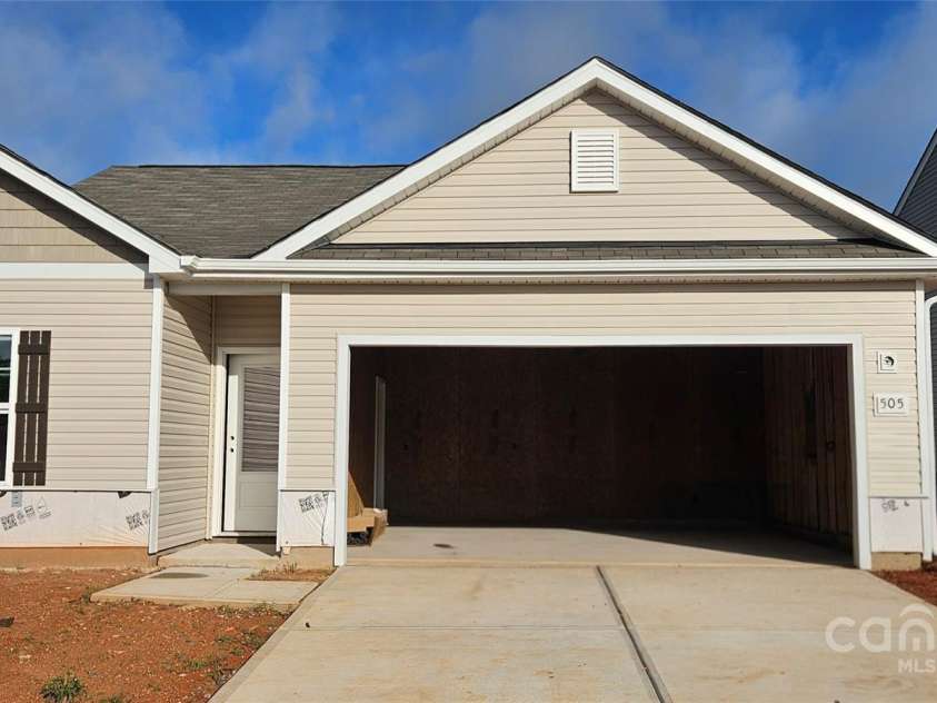 505 Maddox Drive, Shelby, NC 28152.  MLS# CAR4239028, YatesRealty ID 3733. 