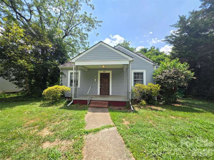 614 Marsh Road, Charlotte, NC 28209.  MLS# CAR4398964, YatesRealty ID 37331. 