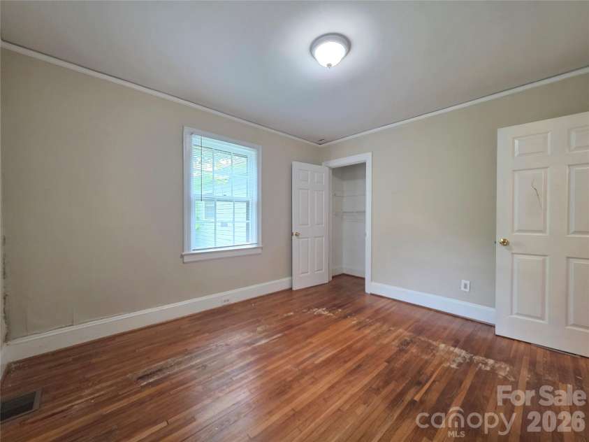 614 Marsh Road, Charlotte, NC 28209.  MLS# CAR4398964, YatesRealty ID 37331. 