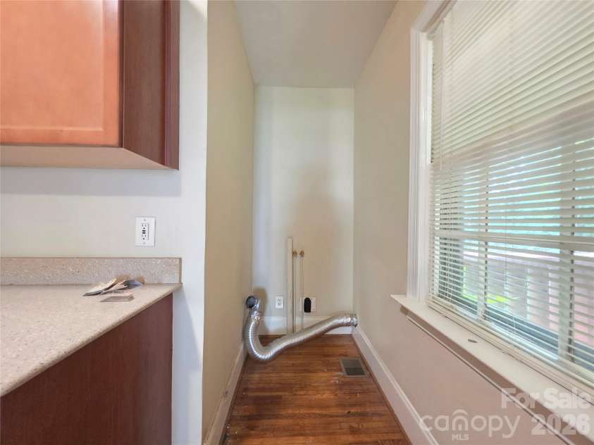 614 Marsh Road, Charlotte, NC 28209.  MLS# CAR4398964, YatesRealty ID 37331. 