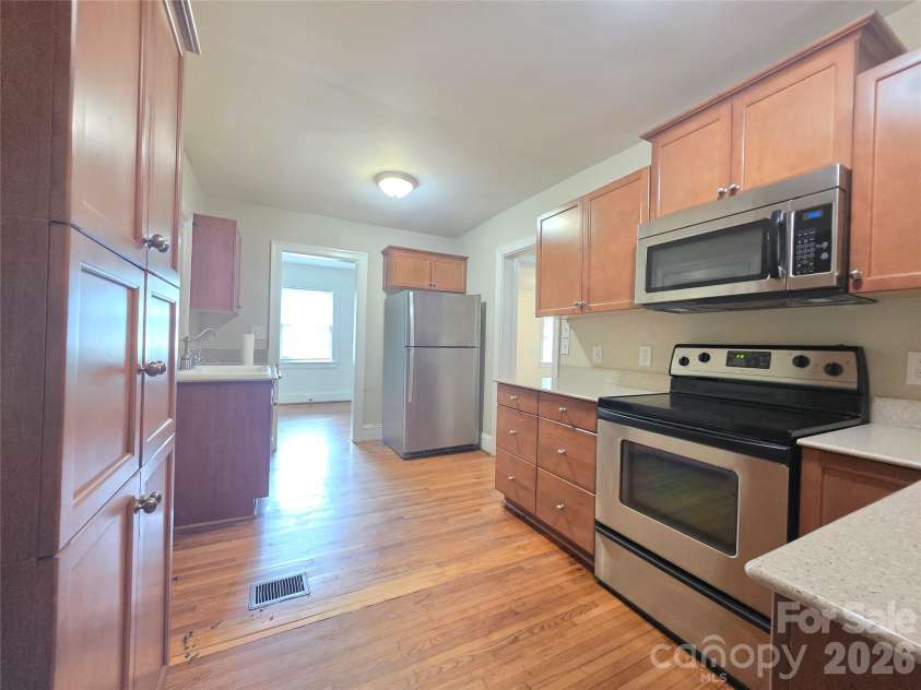 614 Marsh Road, Charlotte, NC 28209.  MLS# CAR4398964, YatesRealty ID 37331. 