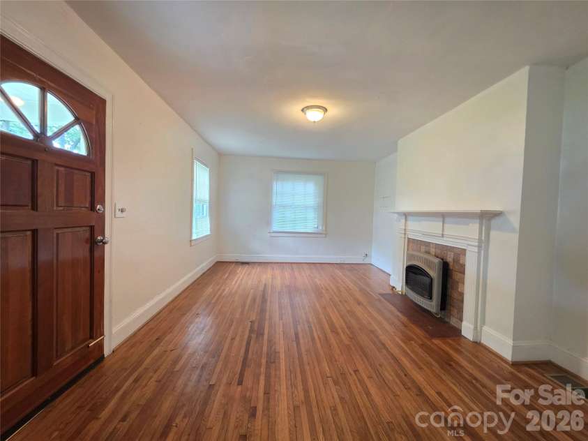 614 Marsh Road, Charlotte, NC 28209.  MLS# CAR4398964, YatesRealty ID 37331. 