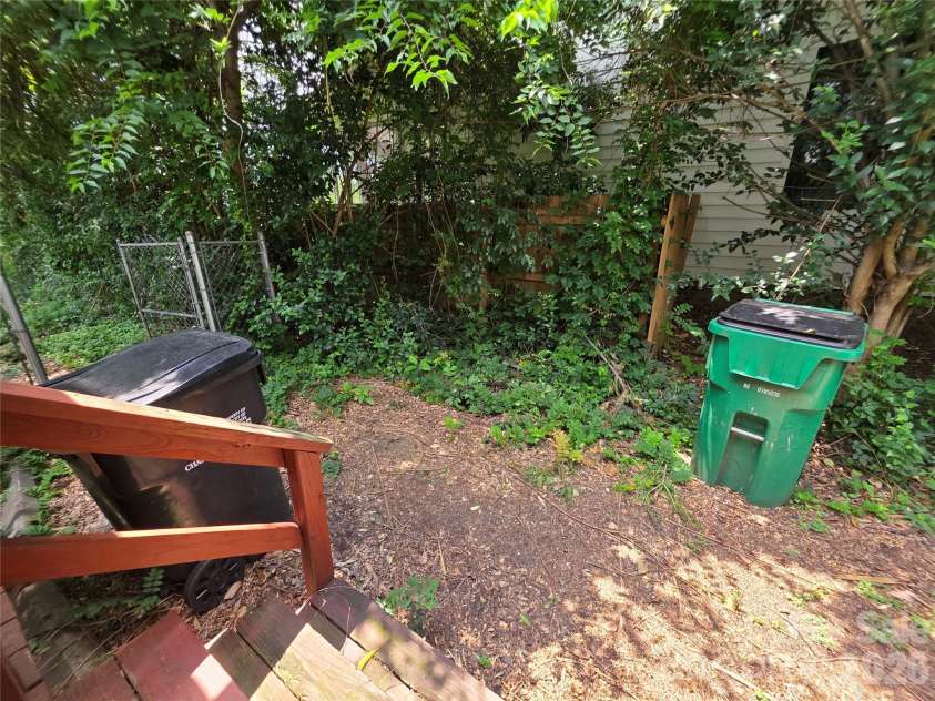 614 Marsh Road, Charlotte, NC 28209.  MLS# CAR4398964, YatesRealty ID 37331. 