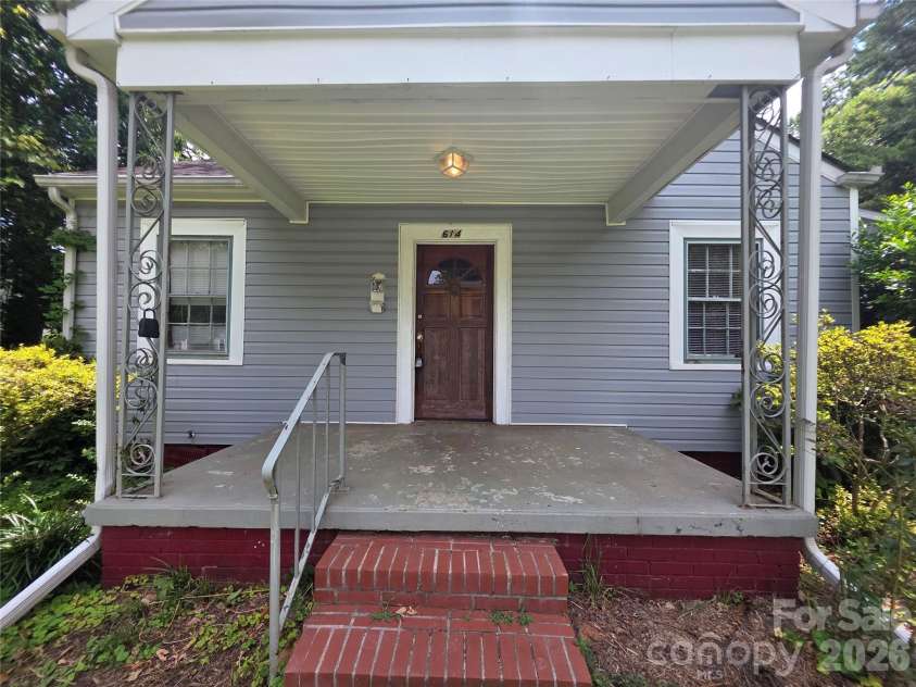 614 Marsh Road, Charlotte, NC 28209.  MLS# CAR4398964, YatesRealty ID 37331. 